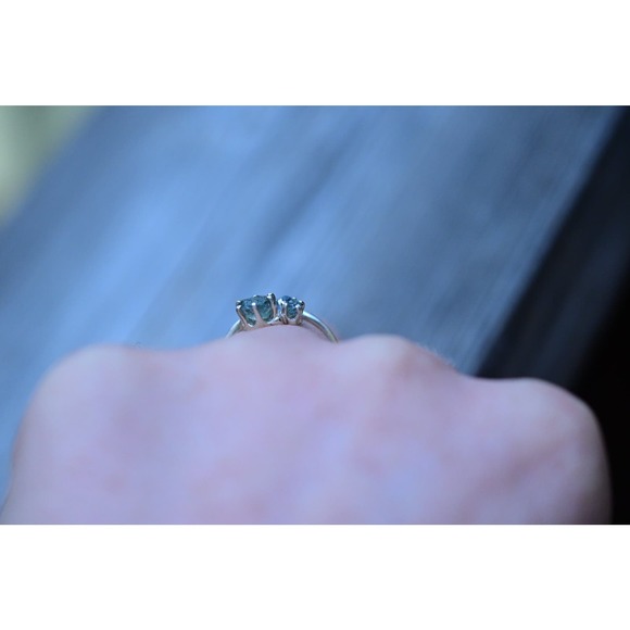 Elegant Silver Ring with Clustered Raw Gemstones - Unique Handcrafted Jewelry - Picture 6 of 10